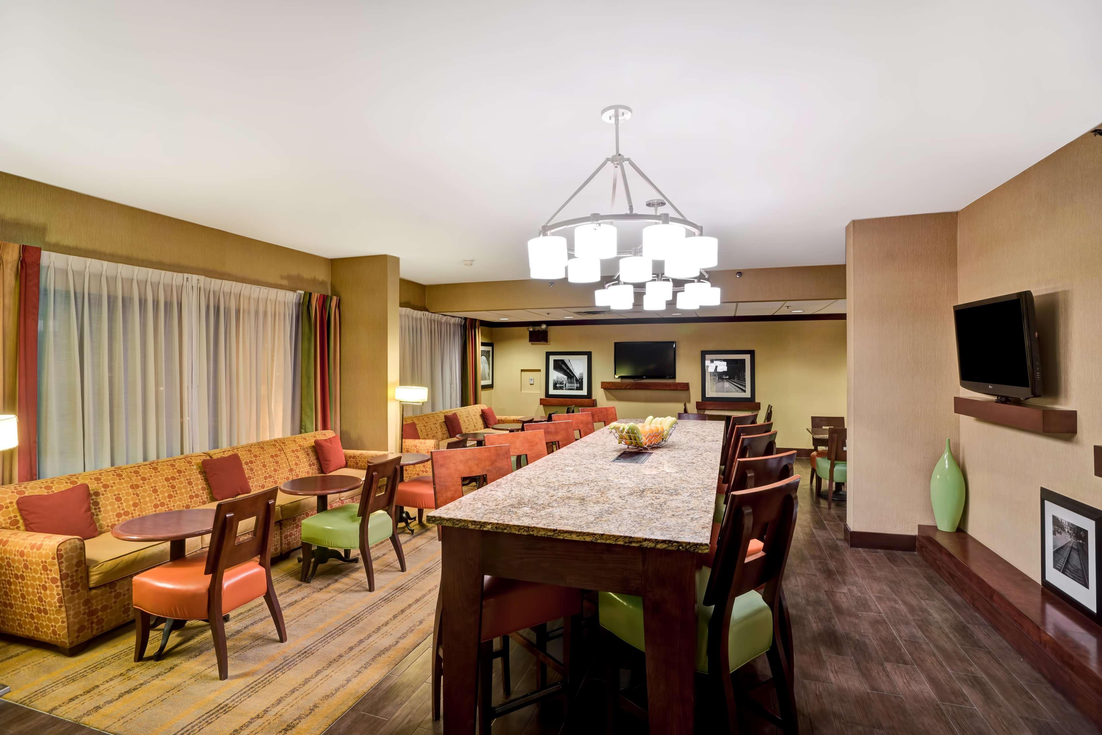 Hampton Inn Morgantown Extérieur photo
