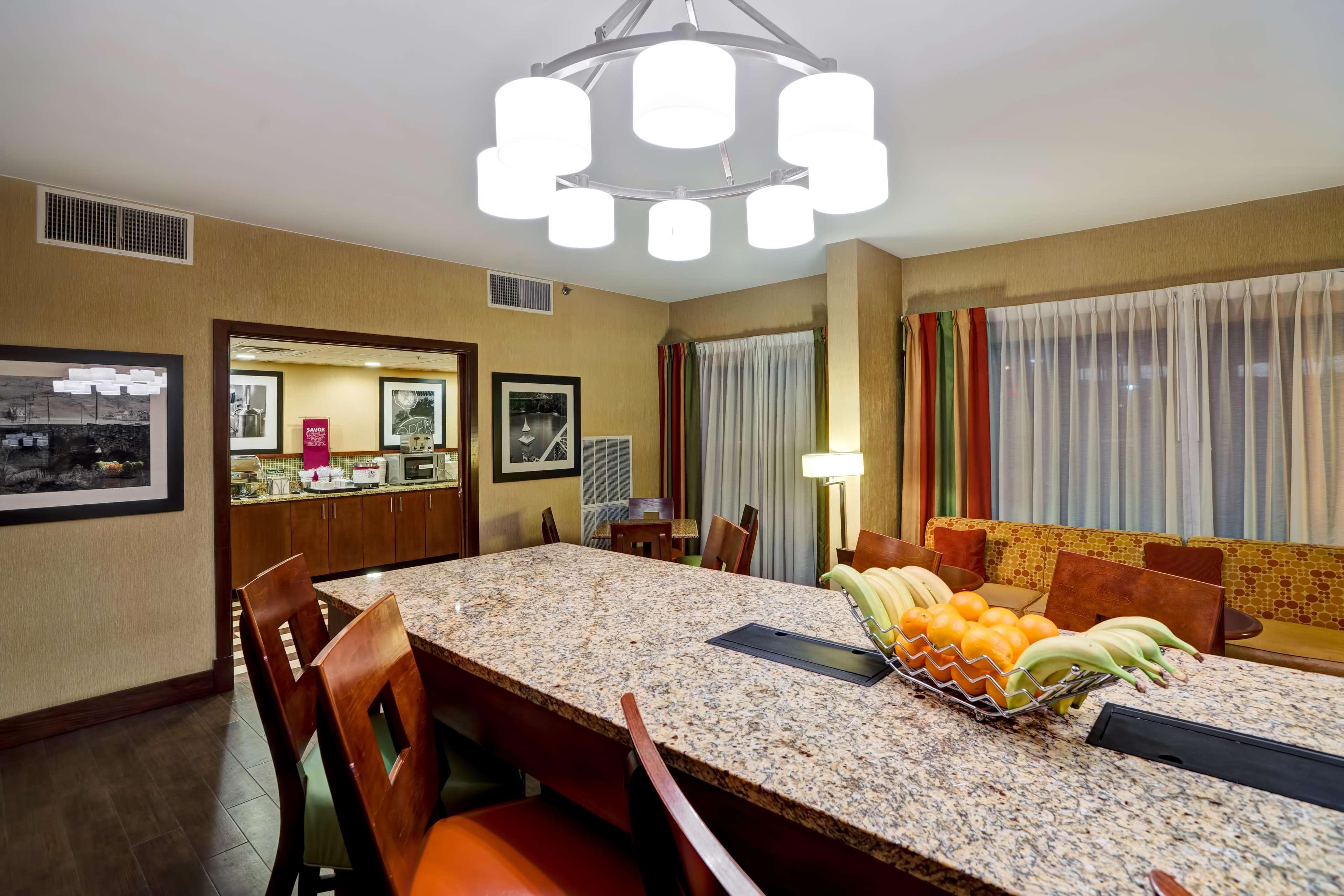 Hampton Inn Morgantown Extérieur photo