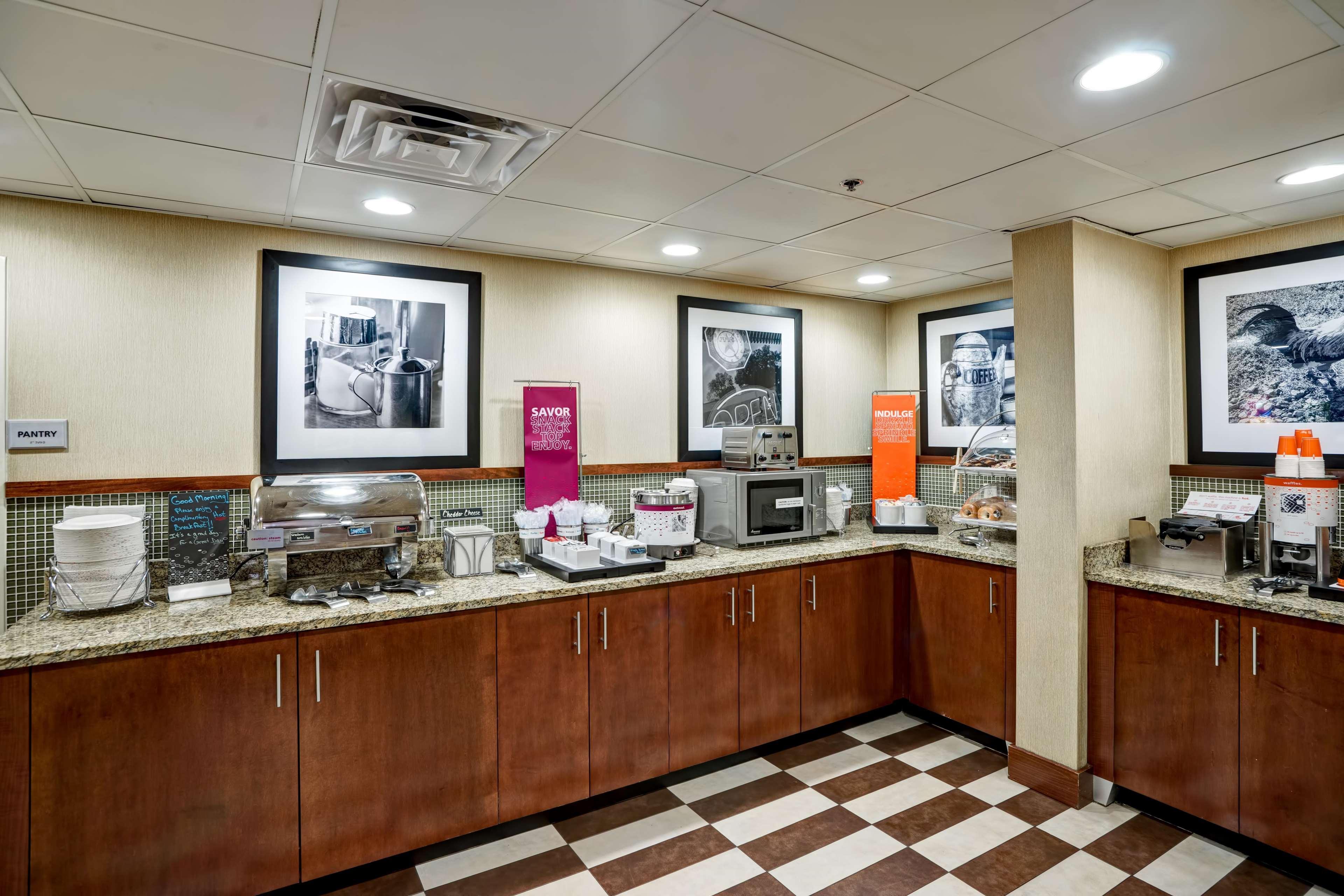 Hampton Inn Morgantown Extérieur photo