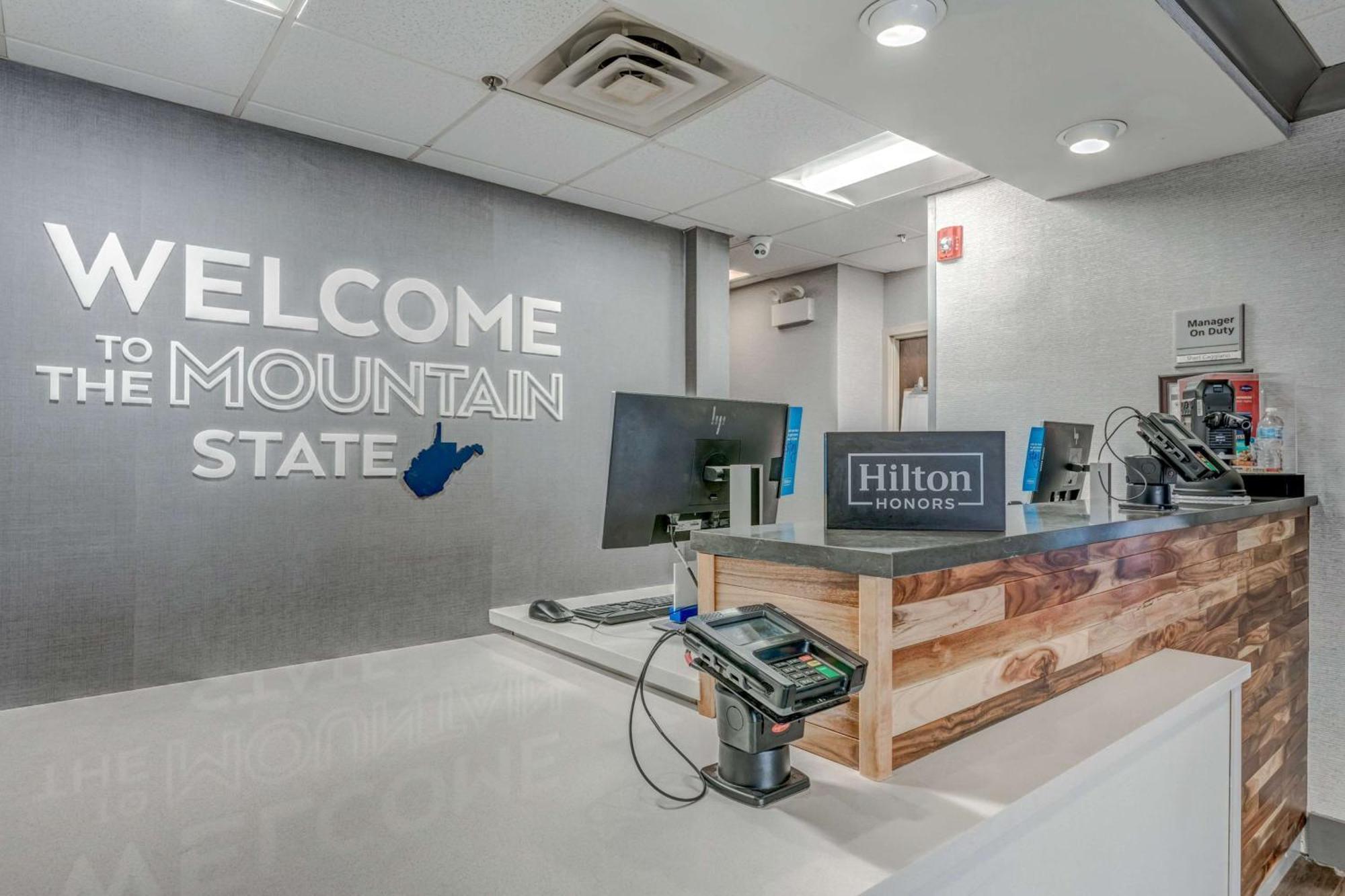 Hampton Inn Morgantown Extérieur photo