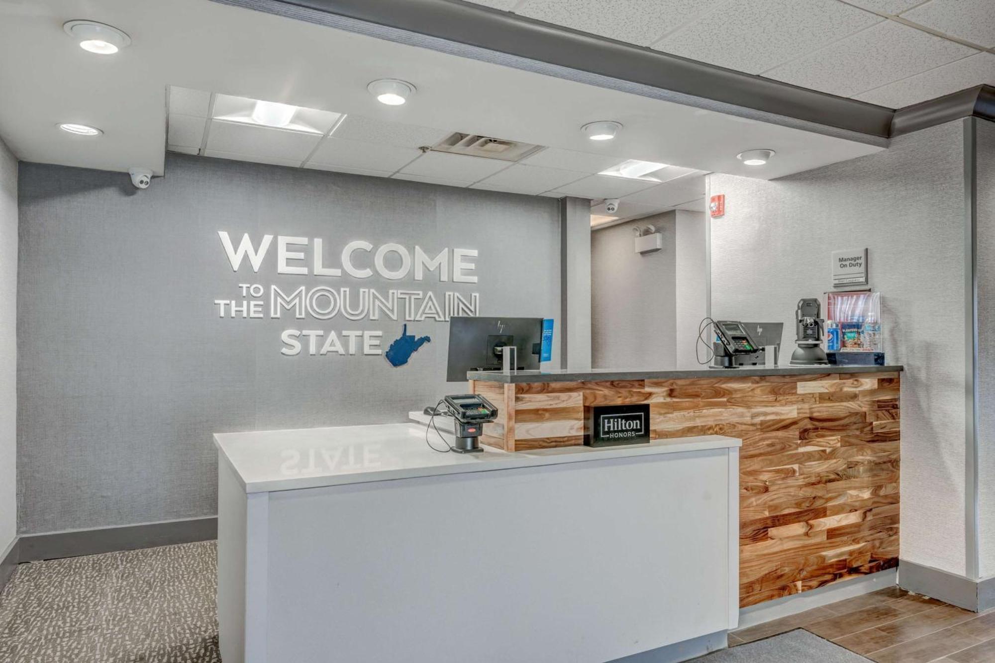 Hampton Inn Morgantown Extérieur photo